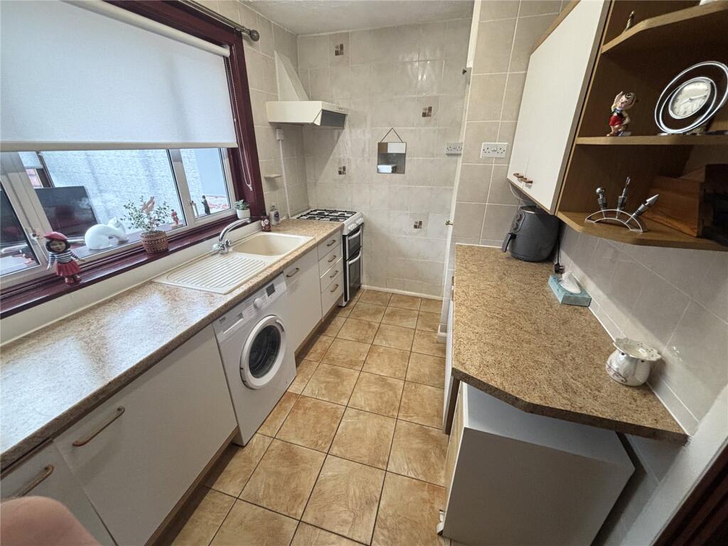 House in Falkirk, Camelon - More