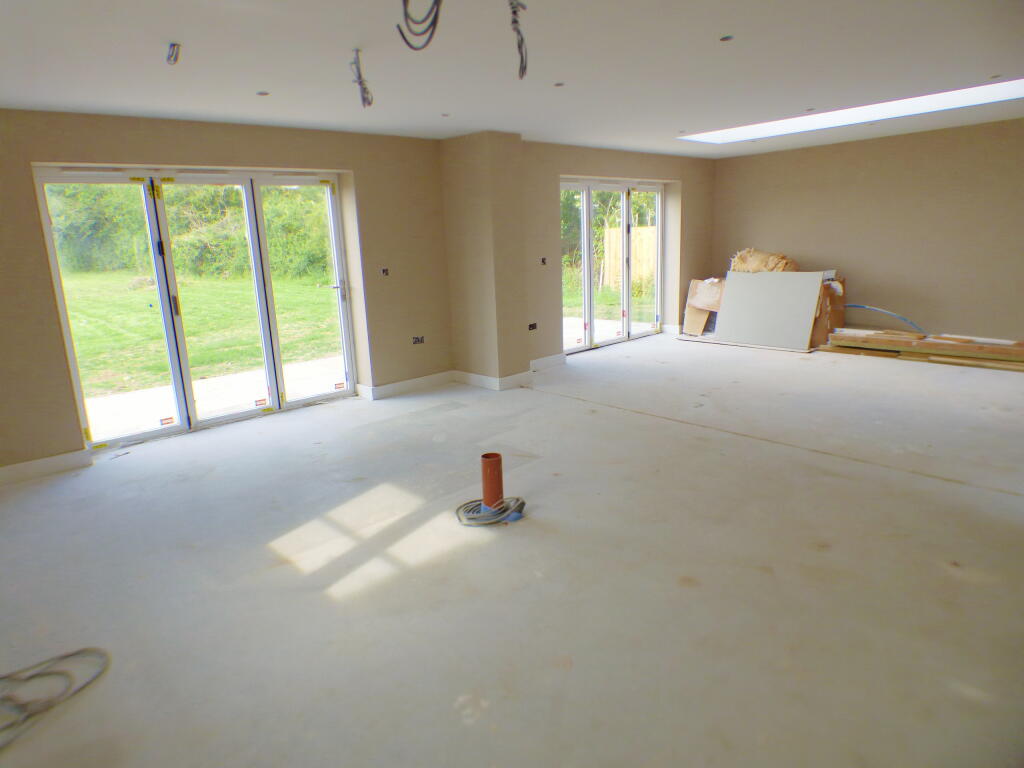 Hawthorn Cottage, Mellis Road, Yaxley - View 4
