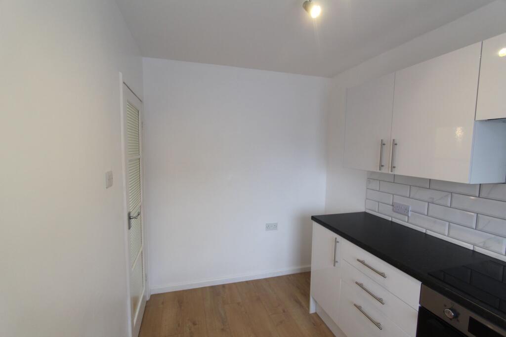Apartment in Sheffield, Banner Cross, Ecclesall - View 4
