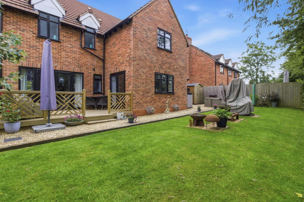 House in Gloucester - View 3