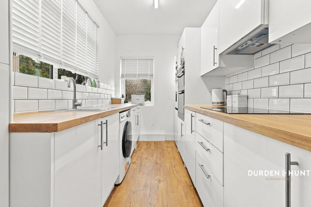 Apartment in Romford - View 4