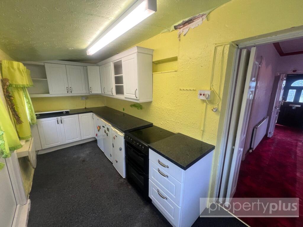 House in Rhondda Cynon Taff, Llanharan - View 3