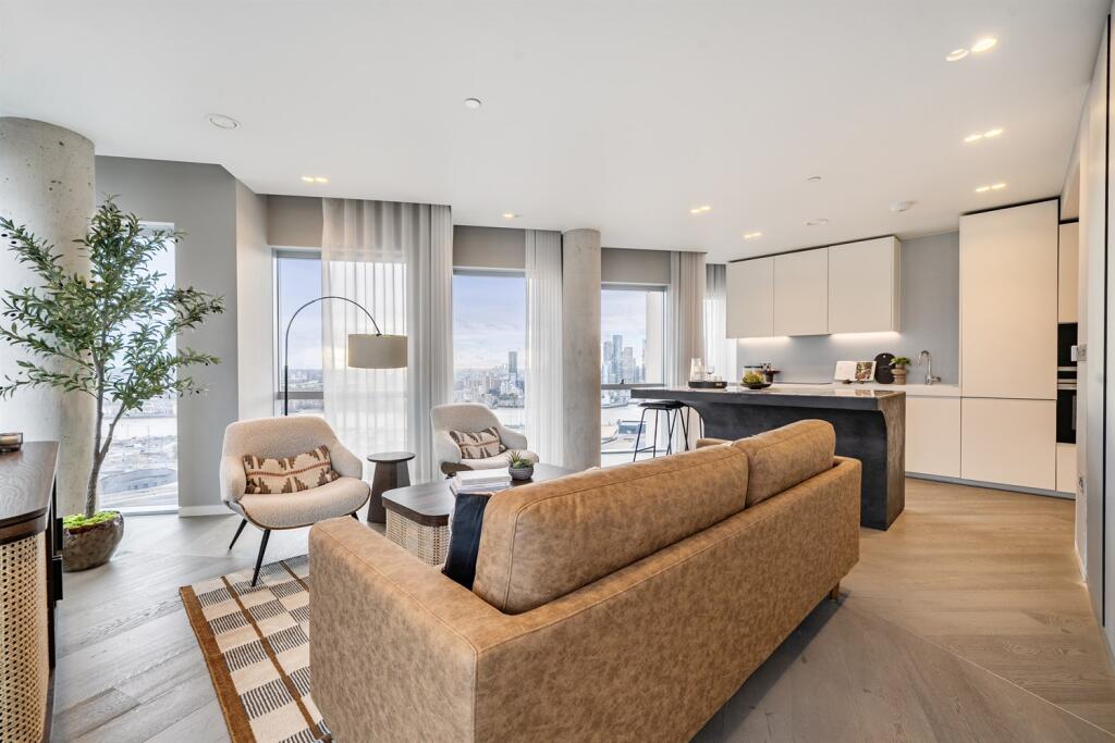 Main image of property: No.5, Upper Riverside, Cutter Lane, Greenwich Peninsula, SE10