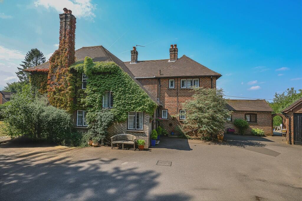 Main image of property: Longacre Close, Liss, Hampshire, GU33