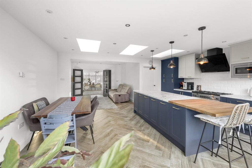 Crows Road, Epping photo 3