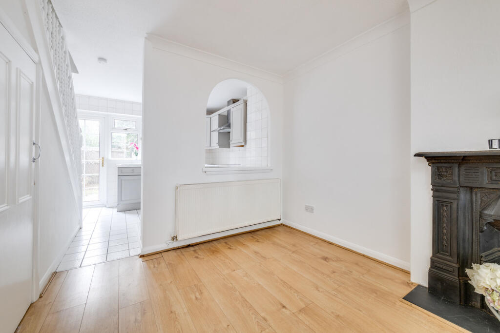 House in Redhill - View 5
