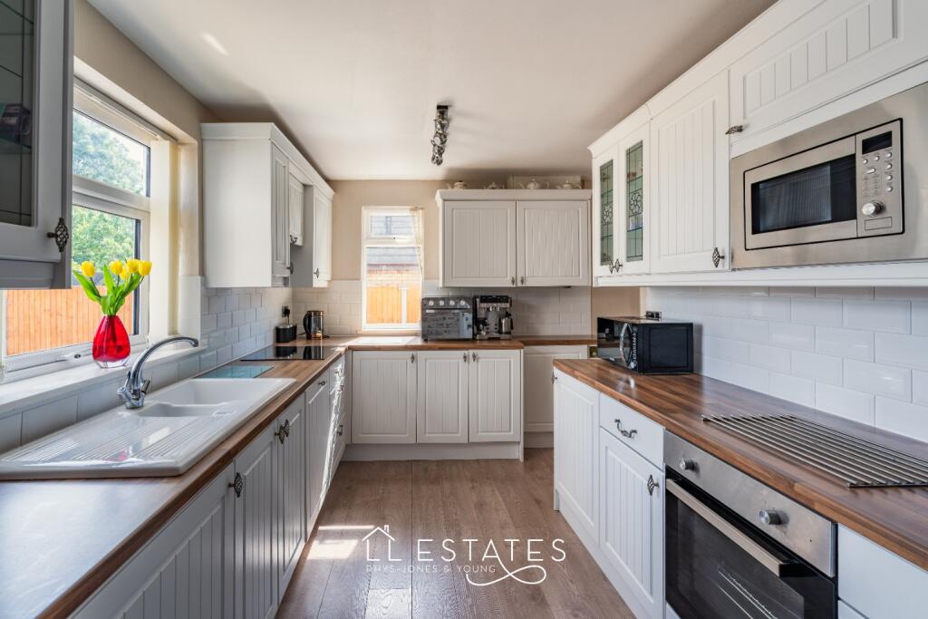 Abergele Road, Bodelwyddan, LL18 5SR photo 3