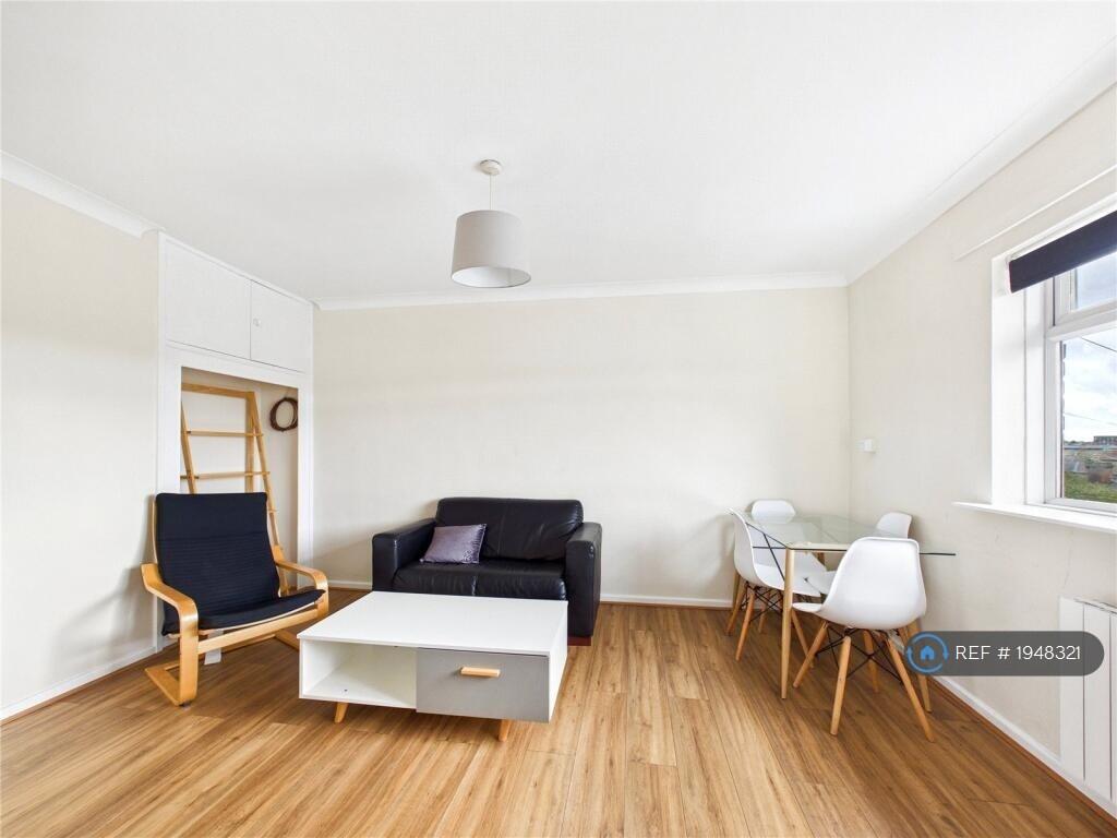 Apartment in Colchester - More