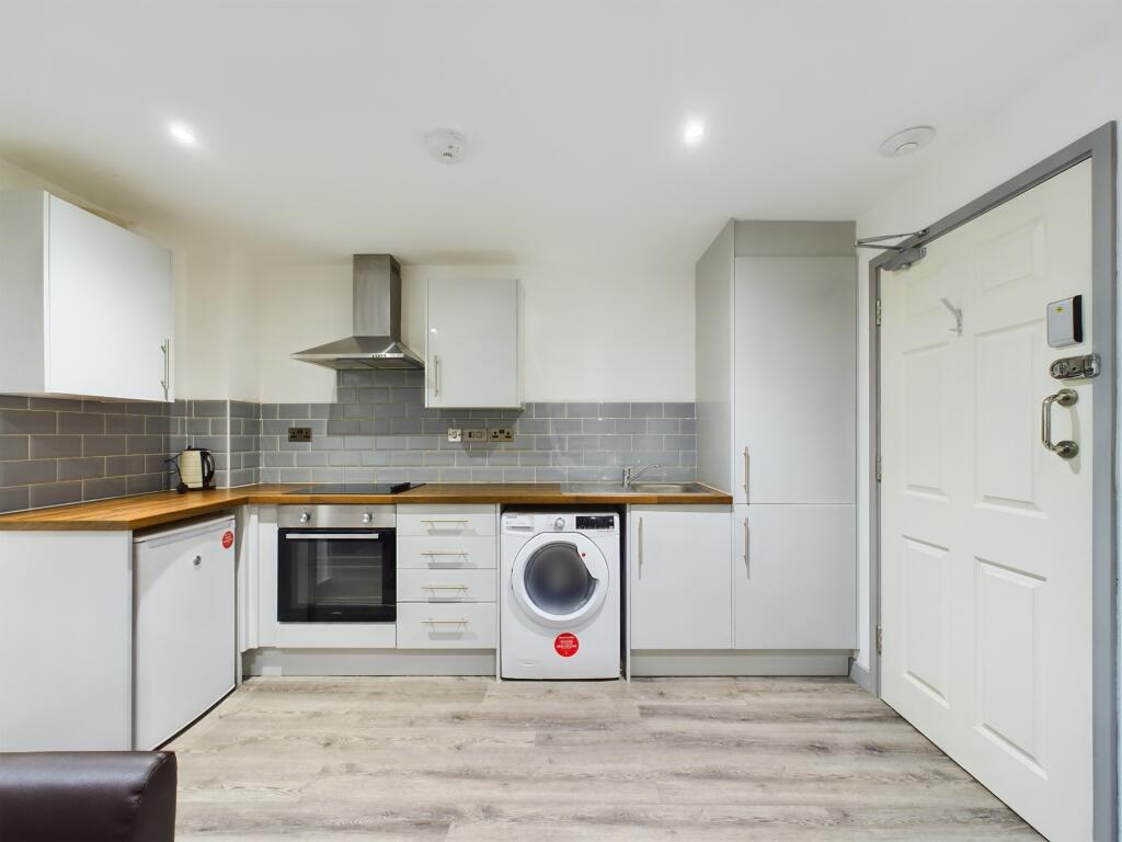 Main image of property: Tivoli House, South Street, Hull, HU1 3AX