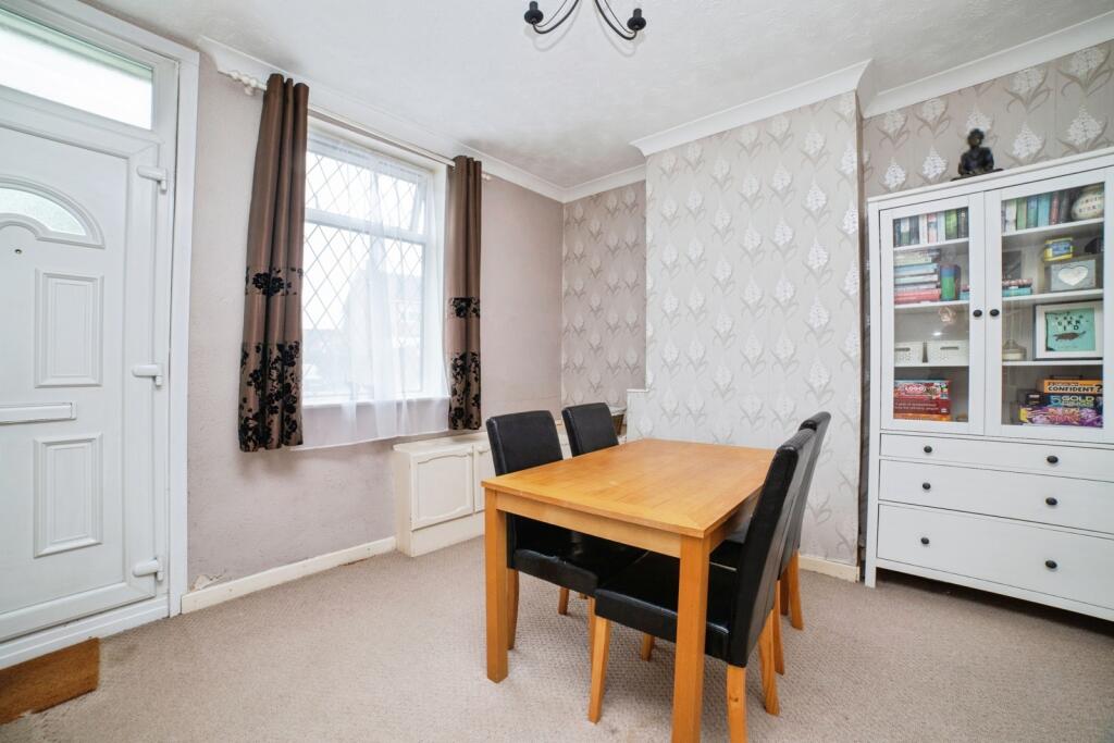 Alfreton Road, SUTTON-IN-ASHFIELD, Nottinghamshire, NG17 photo 2