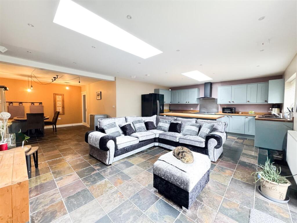 Gorringe Valley Road, Eastbourne, BN20 9SX - View 2