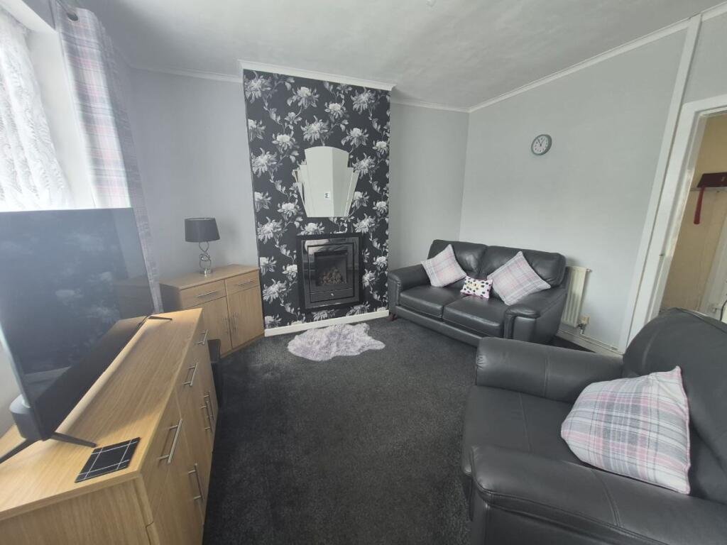 House in Sandwell, Merrivale - More