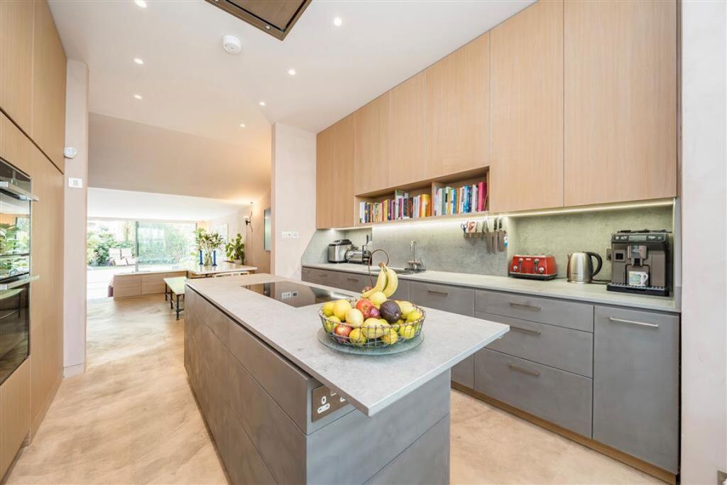 House in London - View 4