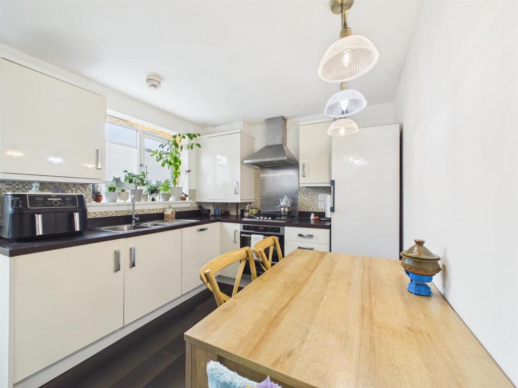 House in Elderslie, Ferguslie Park - View 5