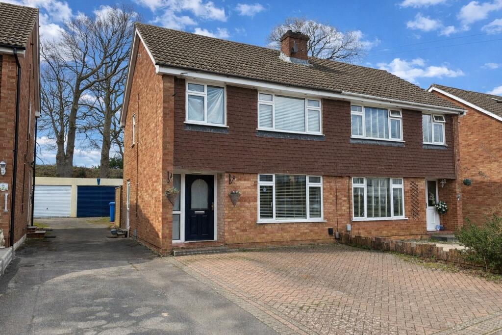 Main image of property: Green Way, Aldershot, Hampshire, GU12