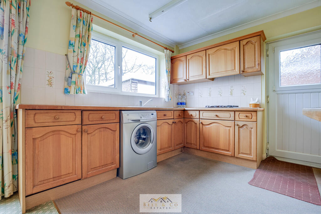 Glebe Avenue, Harthill photo 4