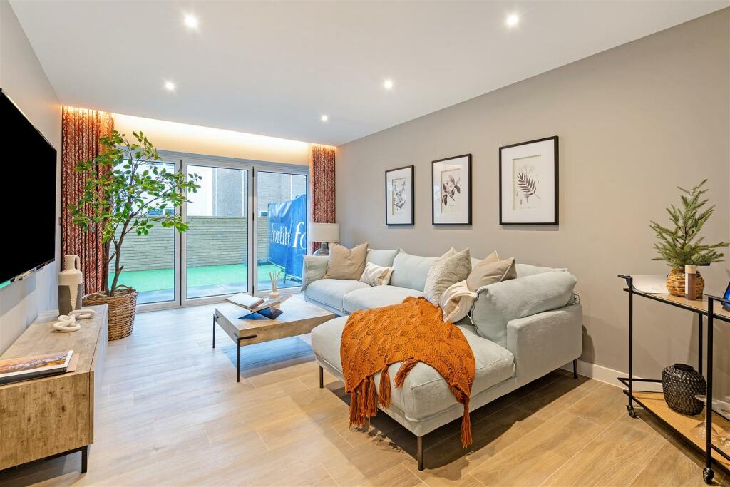 Sandbanks Road, Lilliput