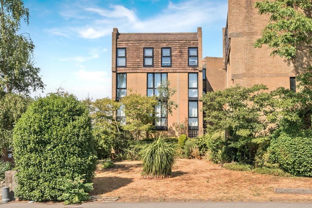 Main image of property: Old Vicarage Green, Keynsham, Bristol