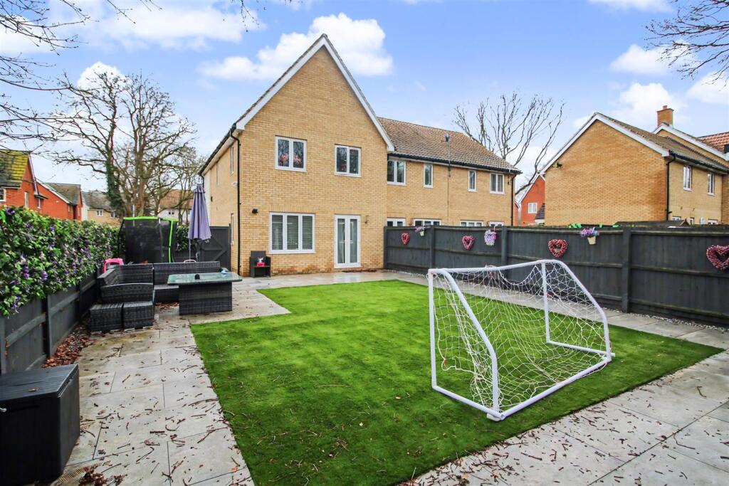 Braeburn Way, Basildon photo 4