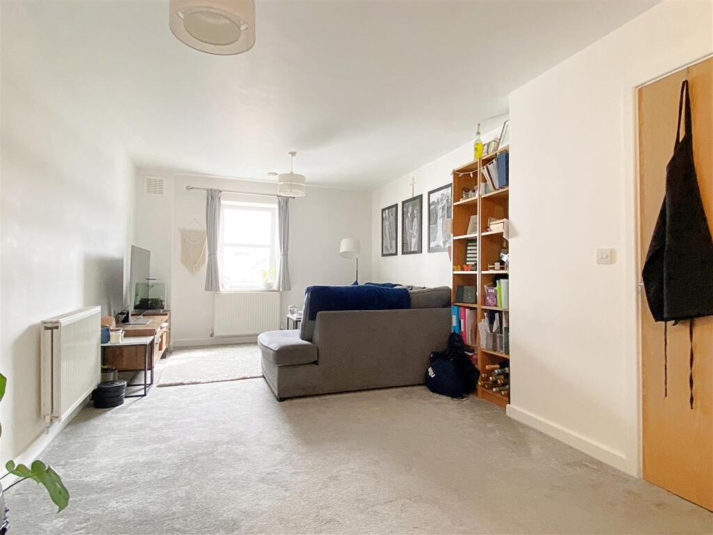 House in Brighton - View 4