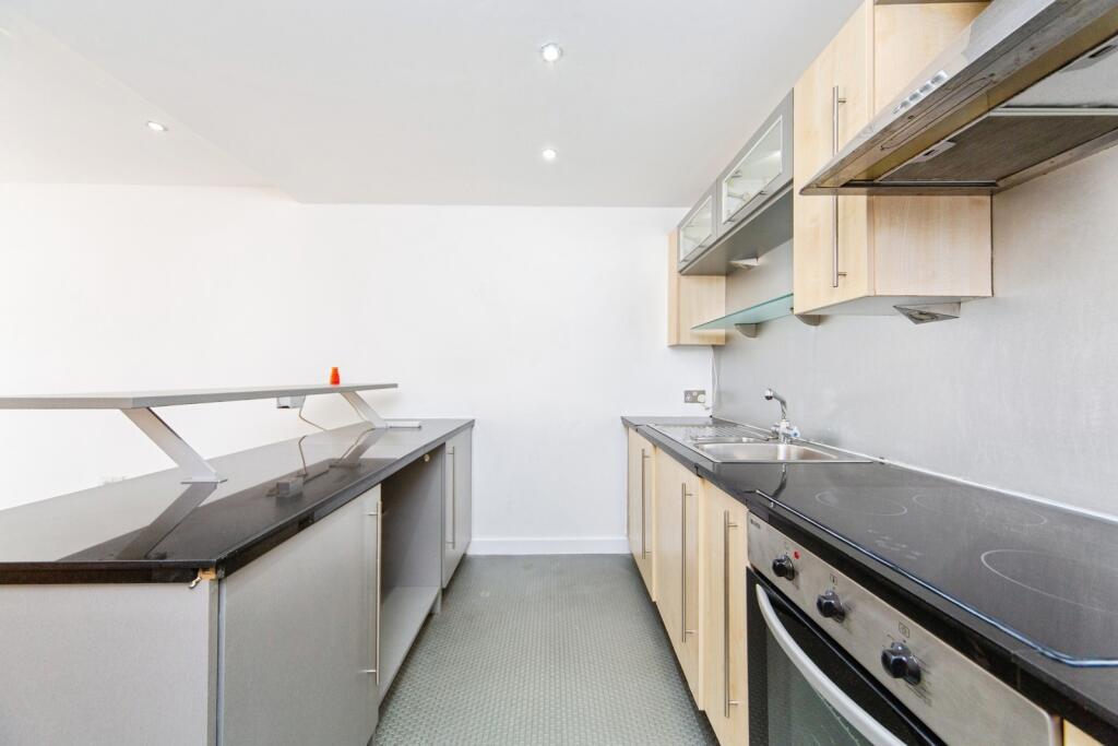 Apartment in Liverpool - More