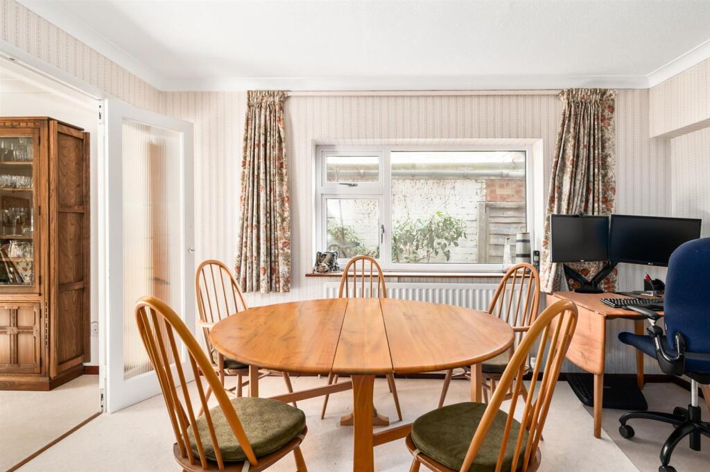 Baskerville Lane, Shiplake, Henley-On-Thames photo 5