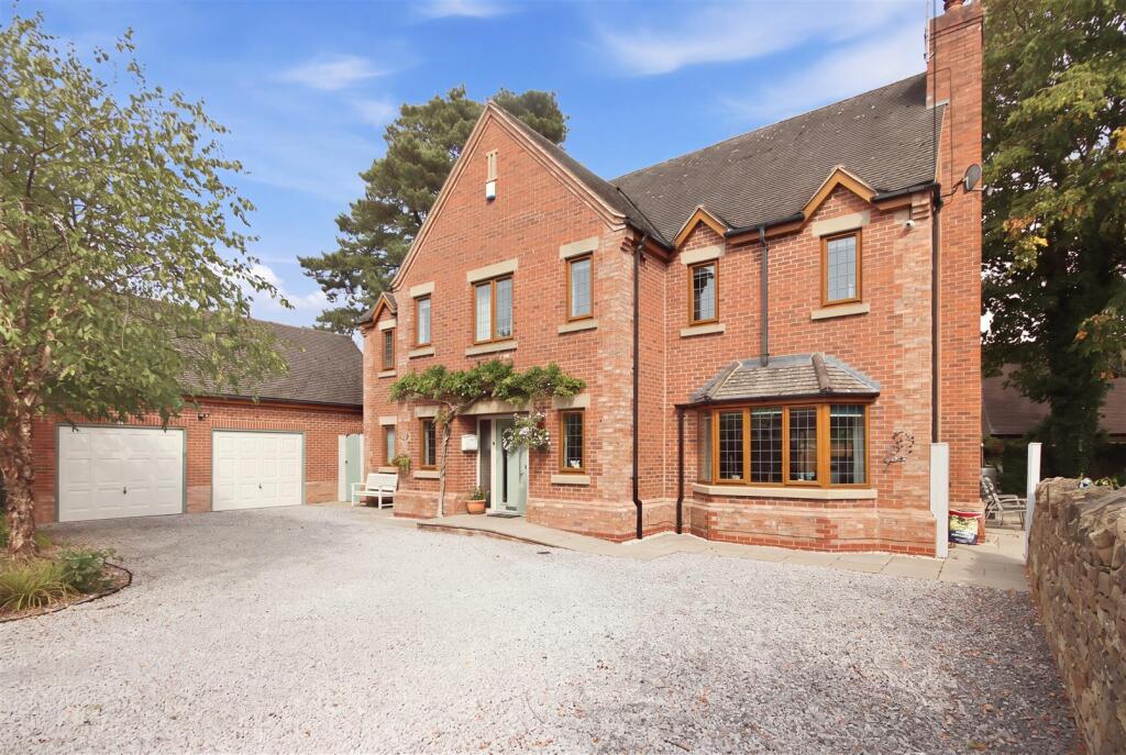 House in Chesterfield, Brampton