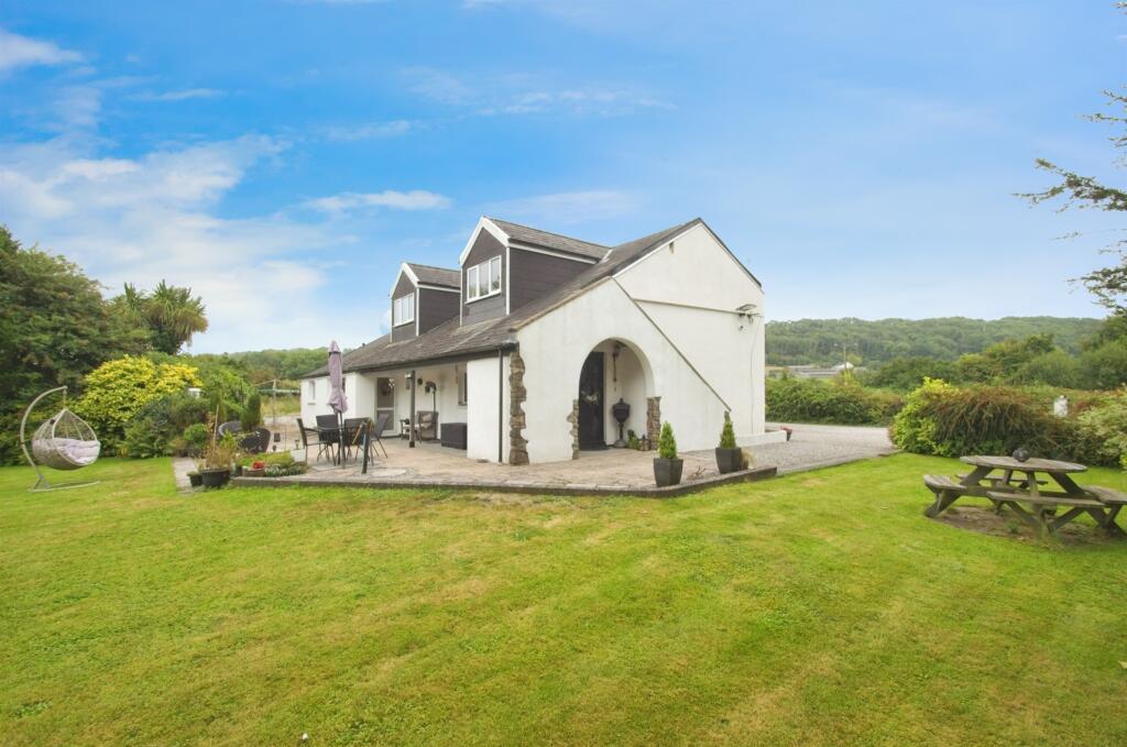 Cwrt Gwilym Farm, Coychurch, Bridgend - View 5