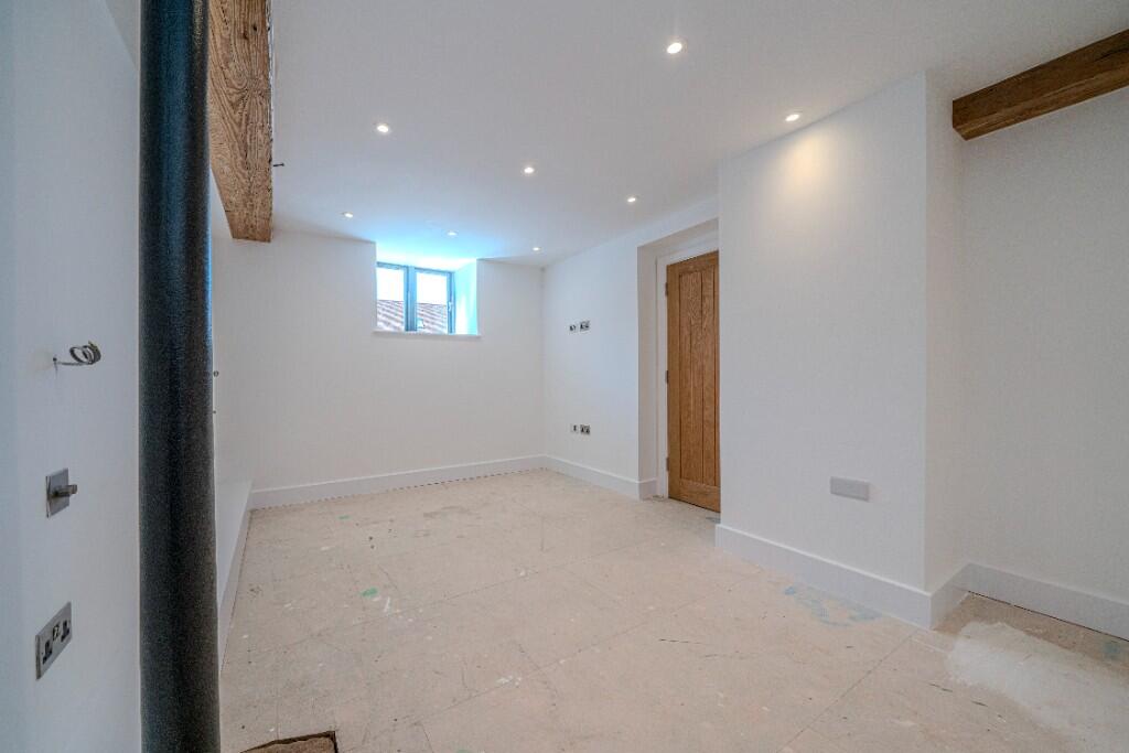 The Barns, Bunkers Lane, Hemel Hempstead, Hertfordshire, HP3 - More