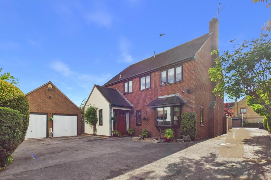 Main image of property: Hullbridge Road, South Woodham Ferrers