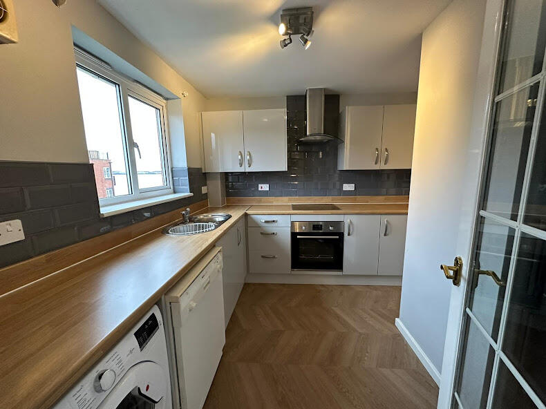 Main image of property: Armstrong Quay, L3