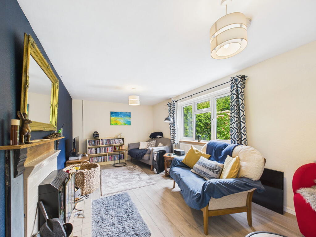 House in Gloucester - View 4