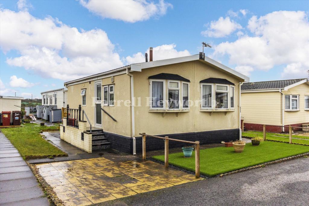 2-bed house on West Shore Park, Walney, Barrow In Furness, £85,000