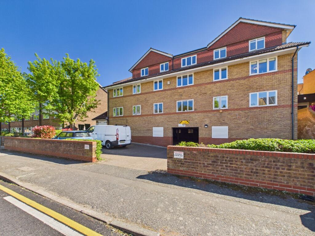 Main image of property: Hunters Lodge, 99 Manor Road, Sidcup, Kent, DA15