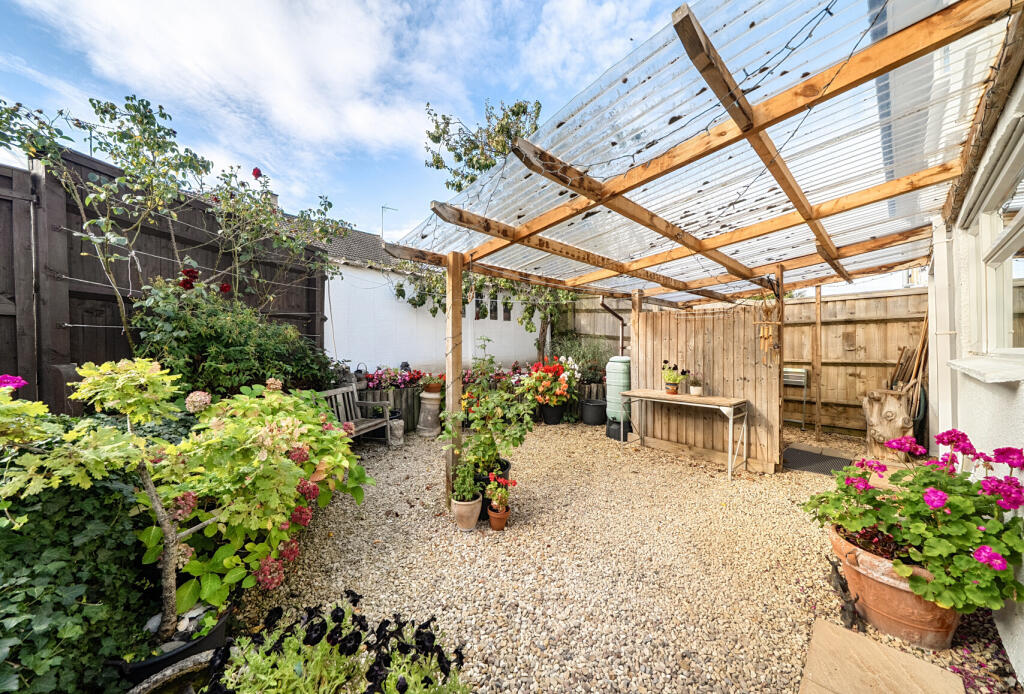 House in Gloucester - View 3