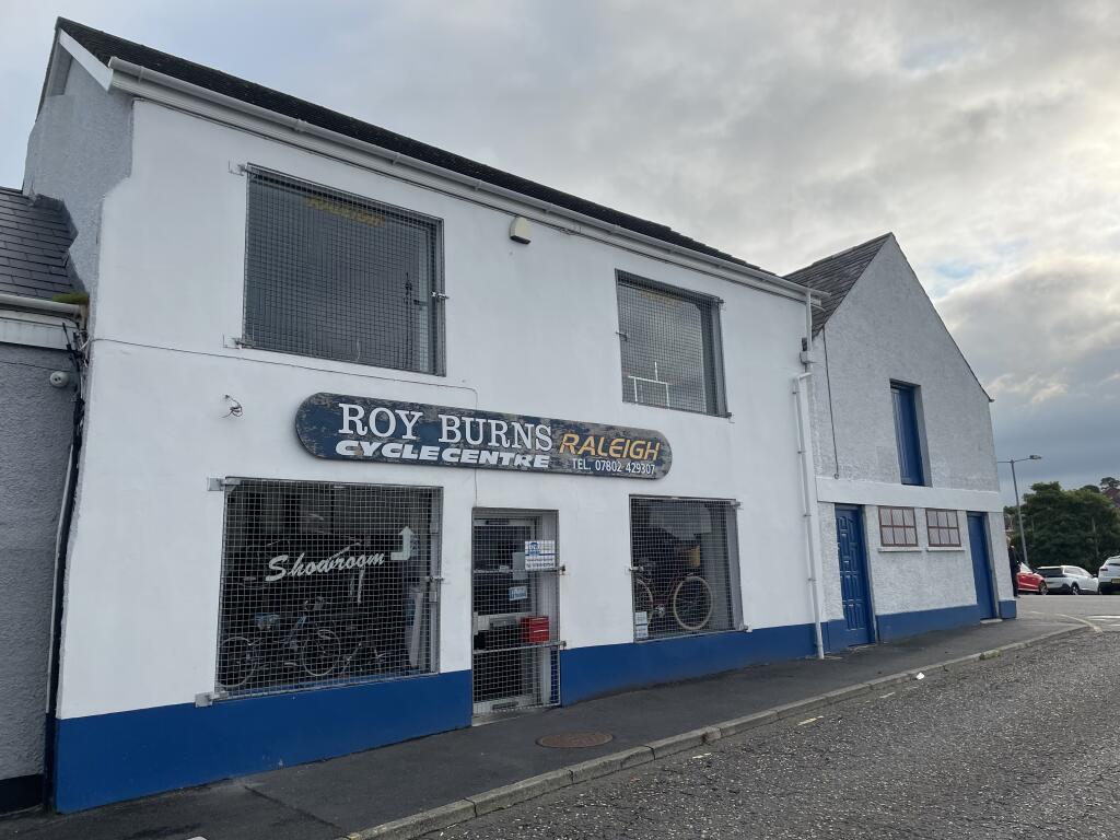 Studio house on 31 Church Square, Banbridge BT32 4AP, £185,000