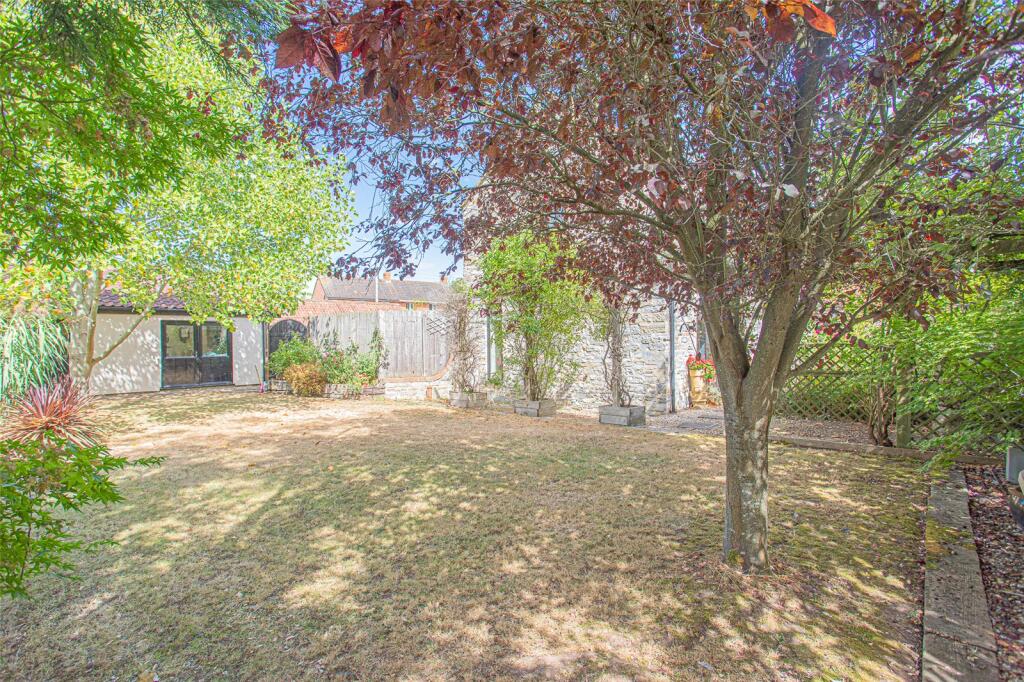 House in Taunton - View 4