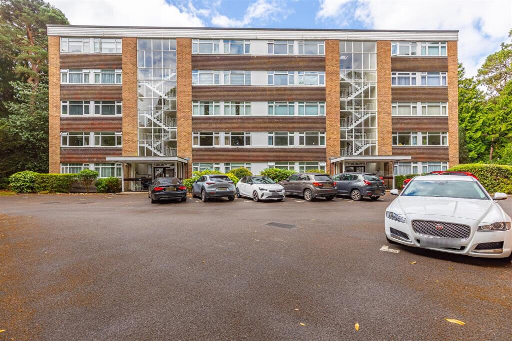 Main image of property: The Avenue, Poole