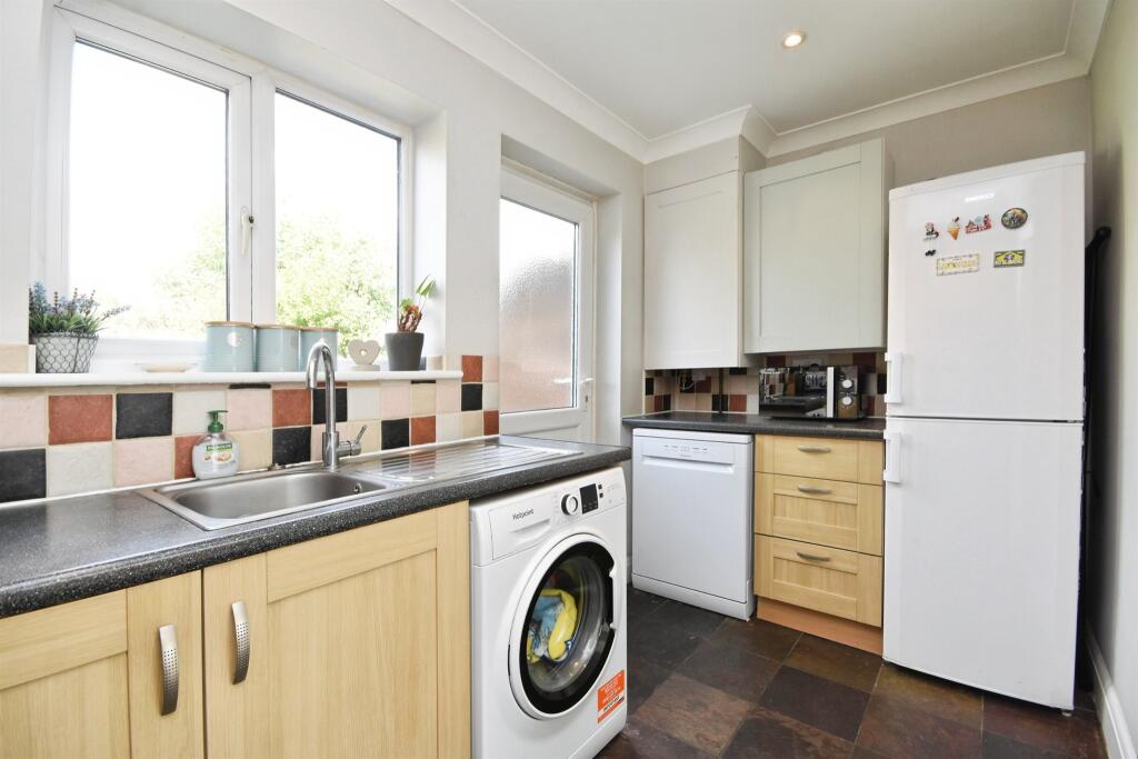 House in Brentwood, Pilgrims' Hatch - View 5
