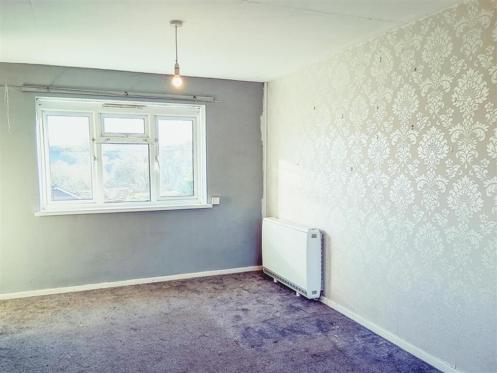 Cosmetic Updating | Kingsbridge photo 4