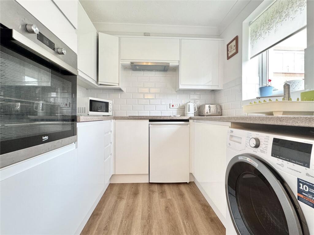 Apartment in Sevenoaks, Swanley - View 3
