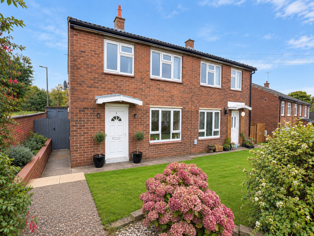 2-bed semi-detached on Shrewsbury Close, Penistone, Sheffield, S36 6DX, £225,000