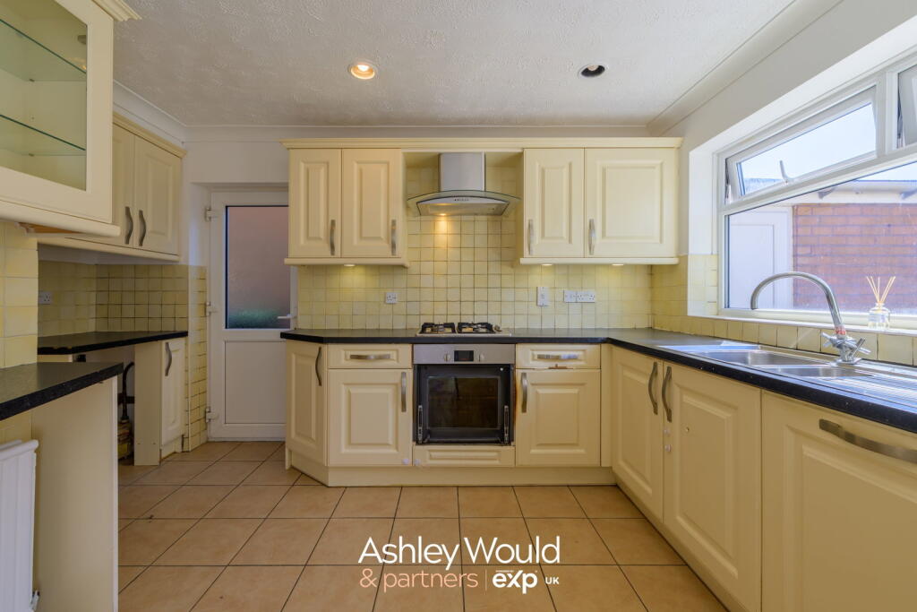 House in Sandwell, West Midlands - View 4