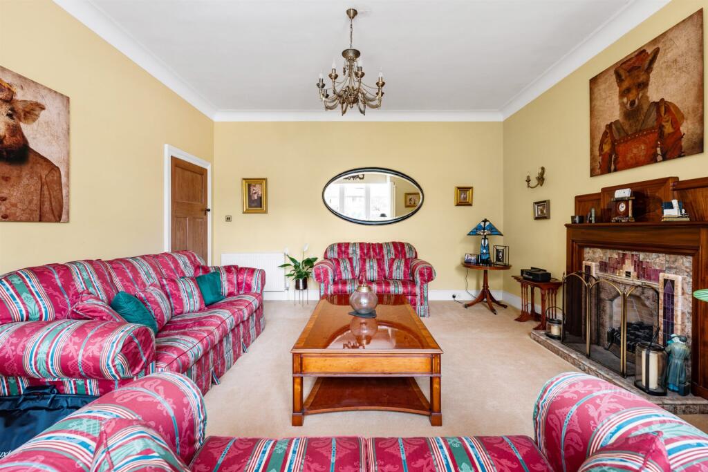 Huntly Avenue, Giffnock photo 4
