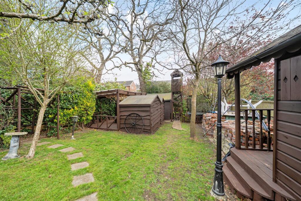 Additional image 17 of Grove Avenue, Yeovil