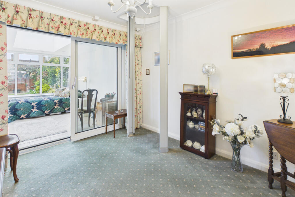House in Dacorum, Adeyfield - More