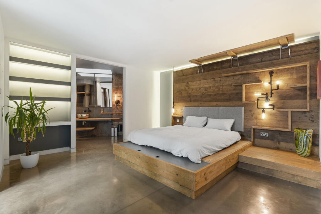 House in London - View 3