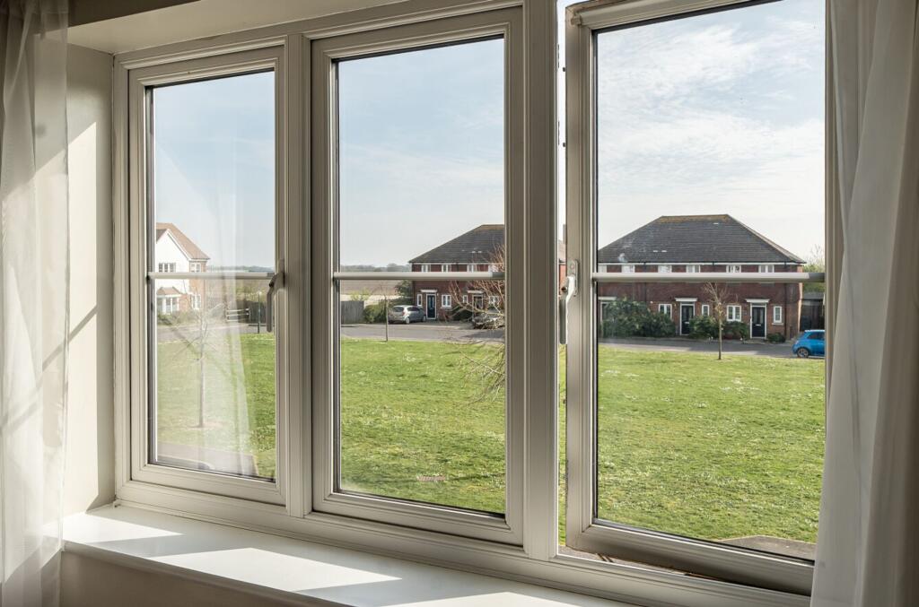Apartment in Chichester, Tangmere - More