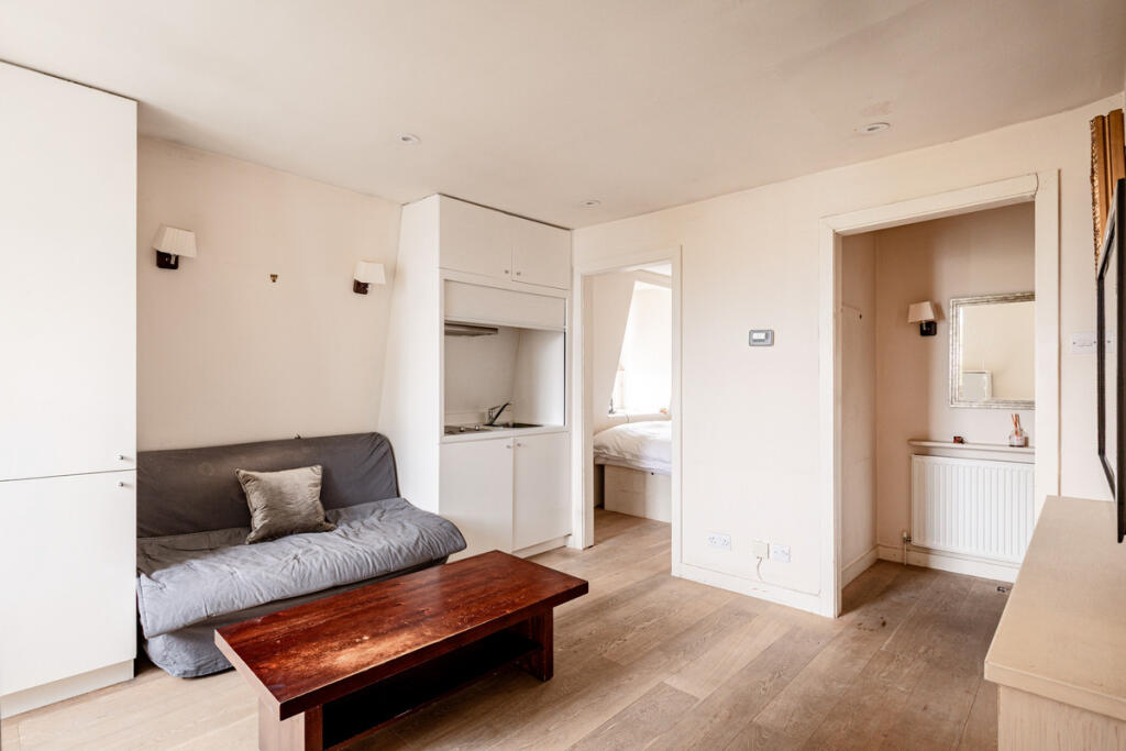 Apartment in London - View 3
