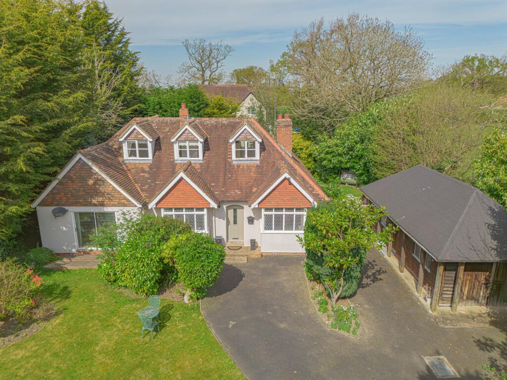 4-bed detached on The Avenue, Rowington, CV35, £780,000